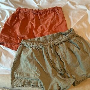 Elastic shorts with pockets in orange and army green size XL
